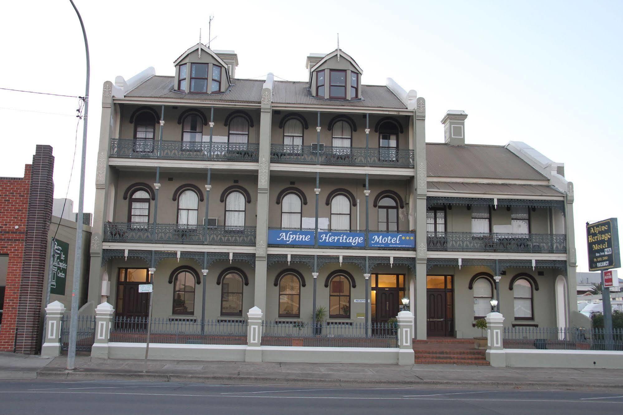 Alpine Heritage Motel Goulburn Luaran gambar